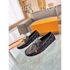 Louis Vuitton Low Shoes